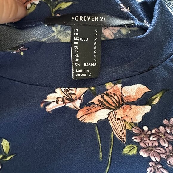 Navy Floral Dress Size Small from Forever 21 - Picture 8 of 9